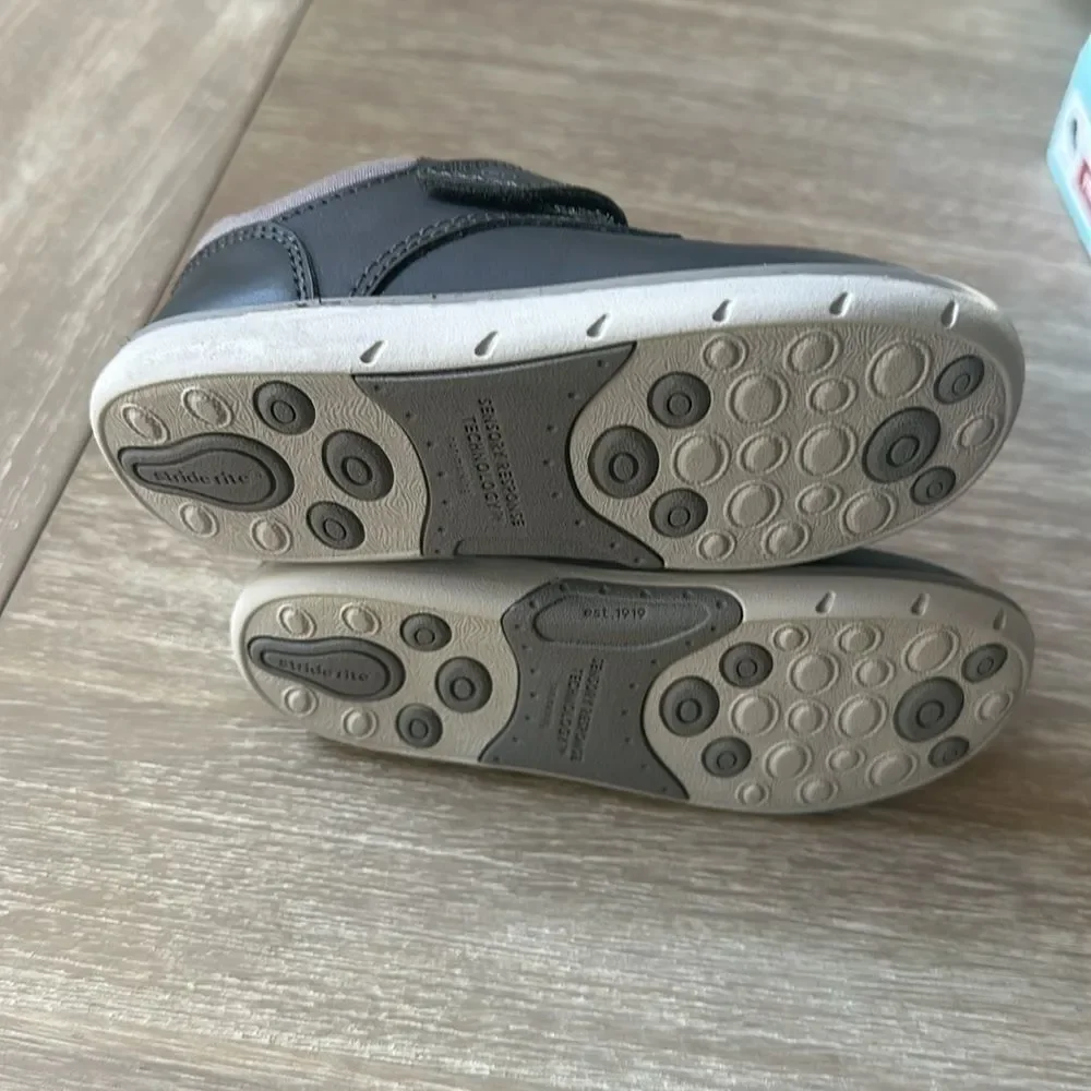 Stride rite Little Boy SRTech Griffin Grey 9 months NWT‎ in packaging